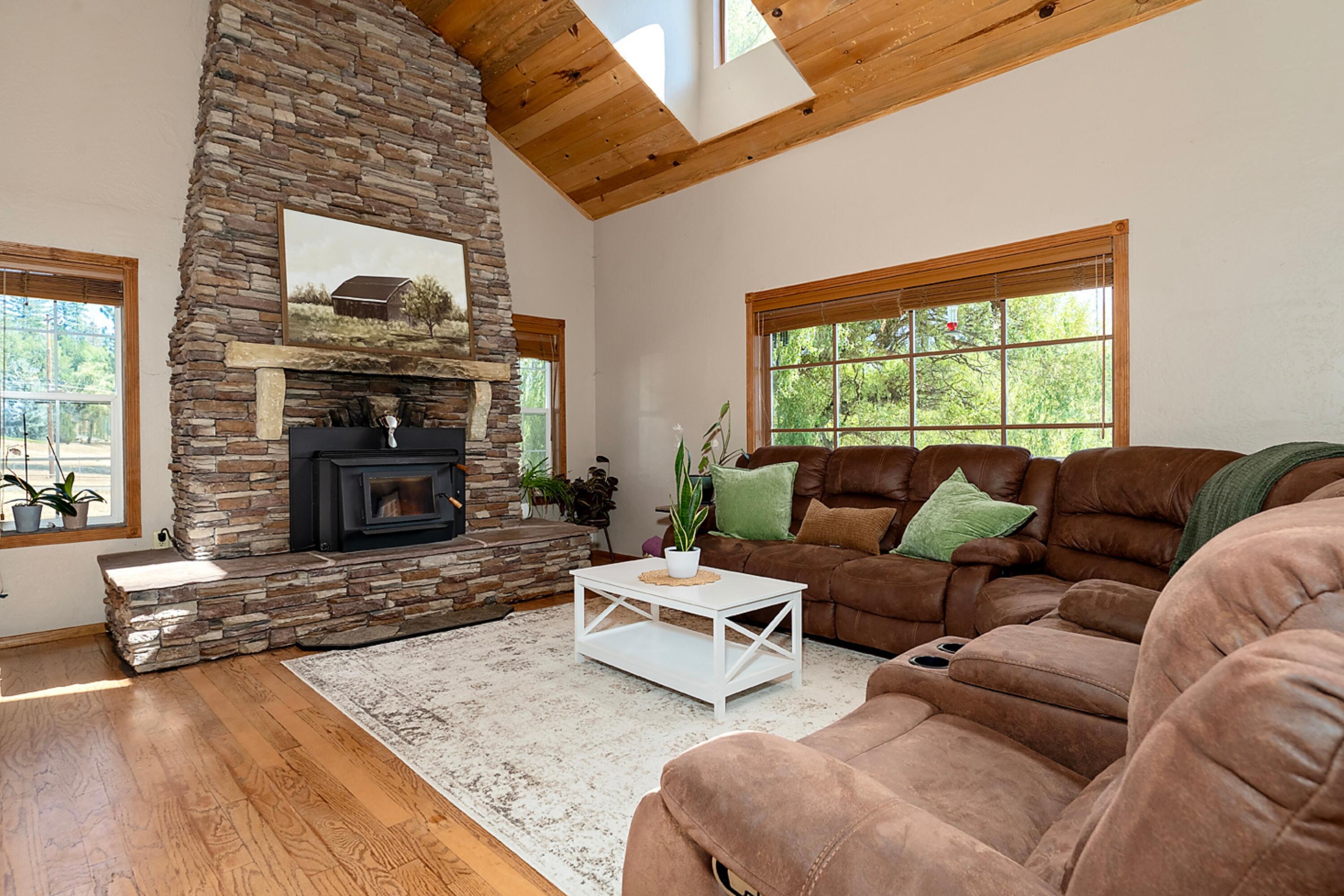 838 Ragsdale Road Trail, OR 97541 - Photo 8 of 56