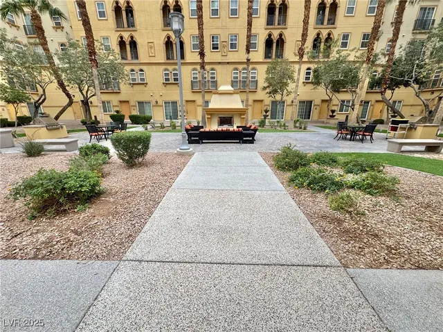 $1,200 | 2455 West Serene Avenue, Unit 740, Las Vegas, NV 89123