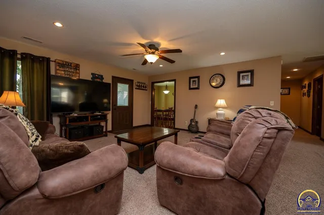 $350,000 | 25 Walnut Street, Reading, KS 66868