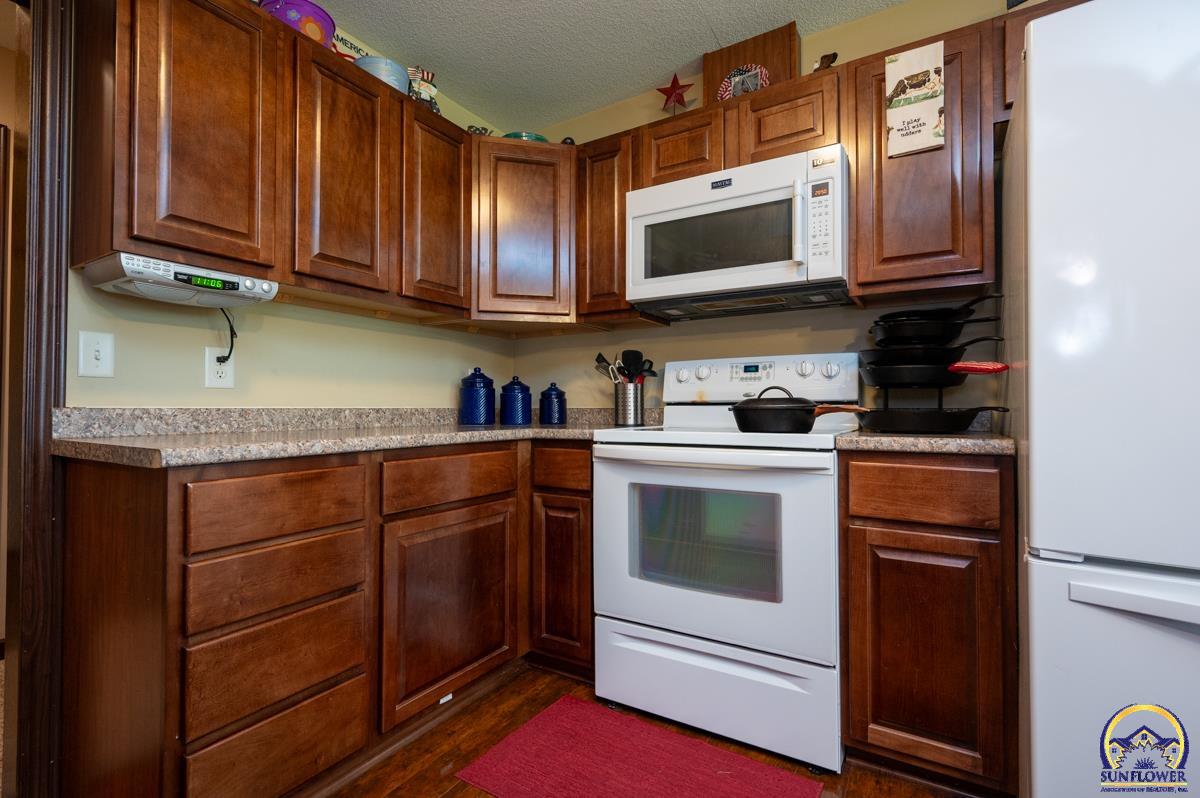 25 Walnut Street Reading, KS 66868 - Photo 16 of 43