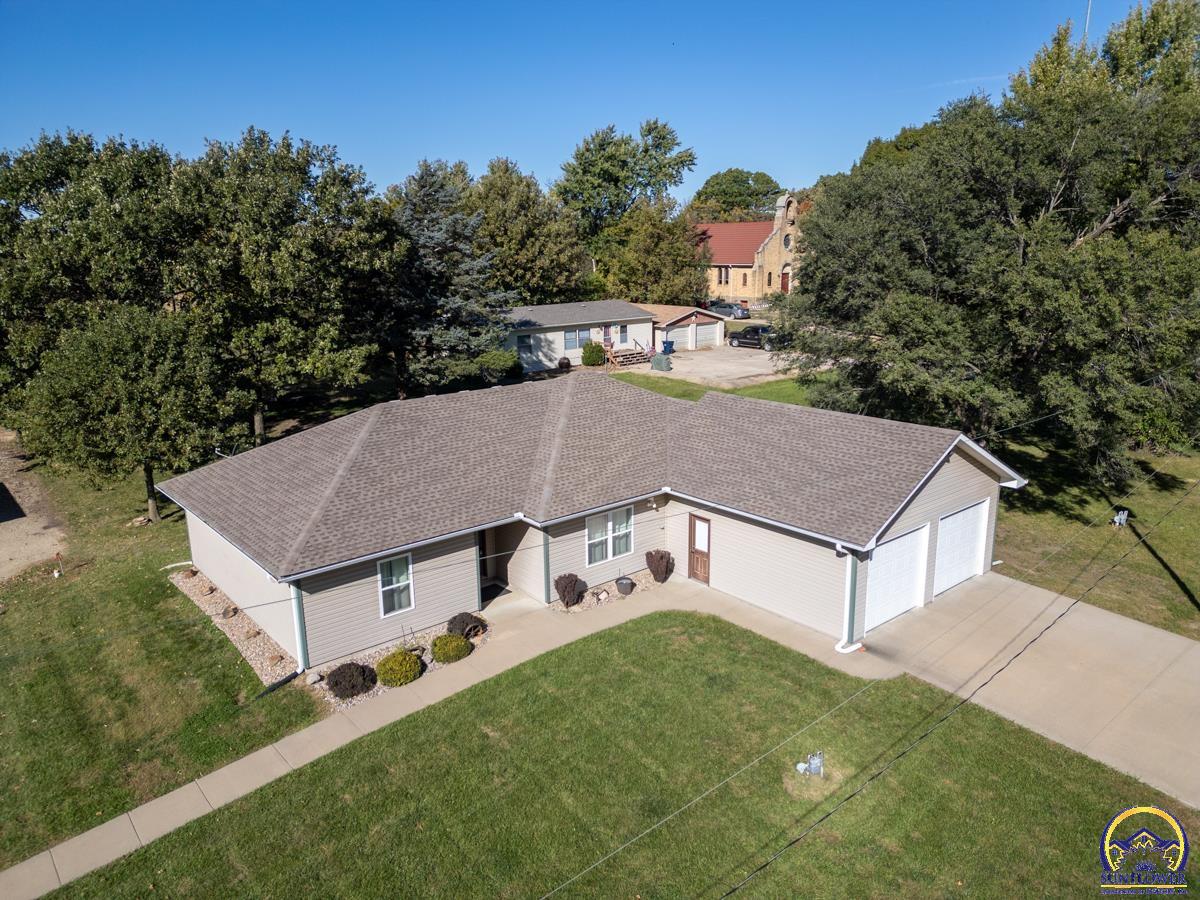 25 Walnut Street Reading, KS 66868 - Photo 2 of 43