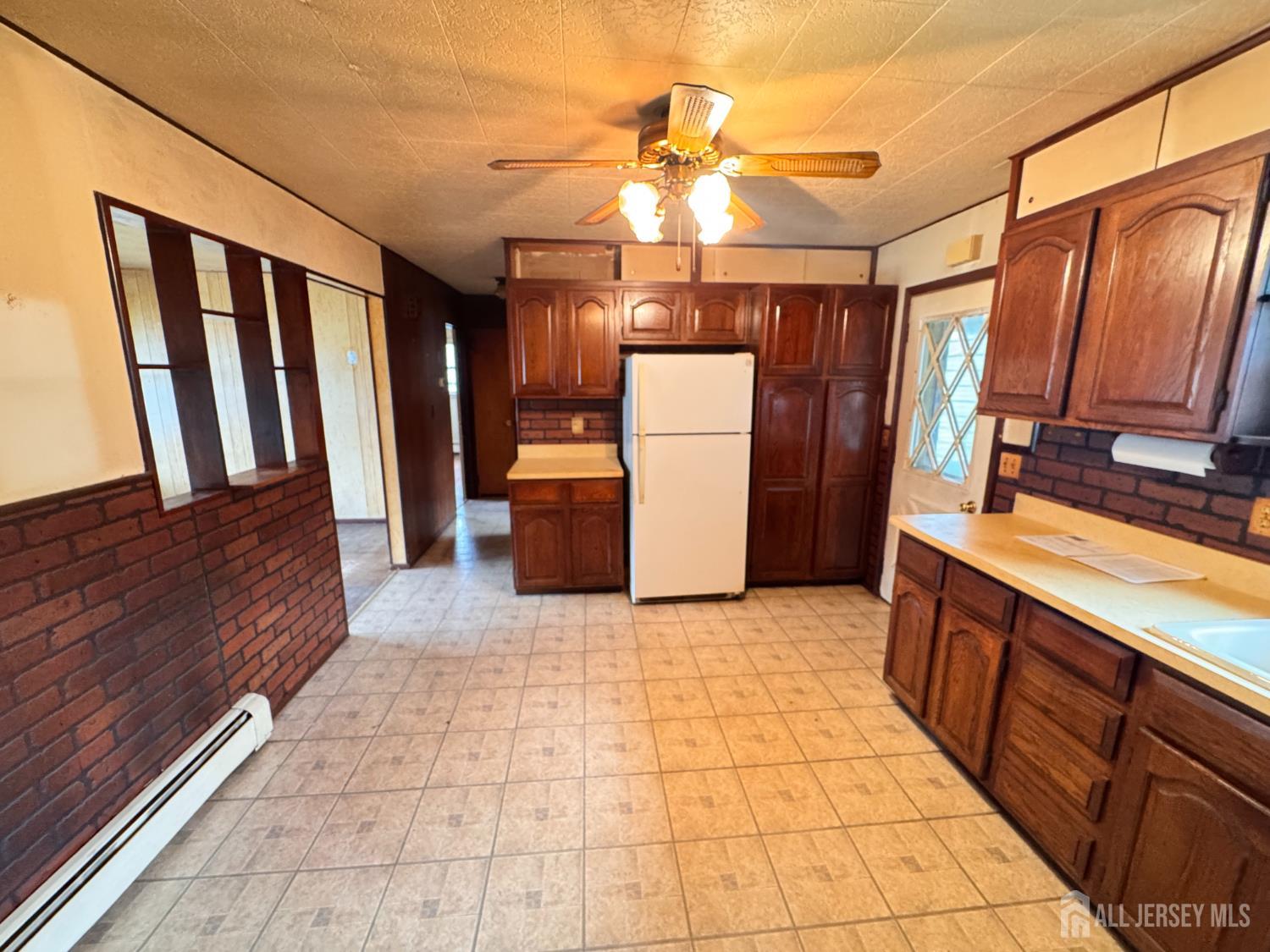 554 Ridgeway Avenue Sayreville, NJ 08879 - Photo 8 of 42
