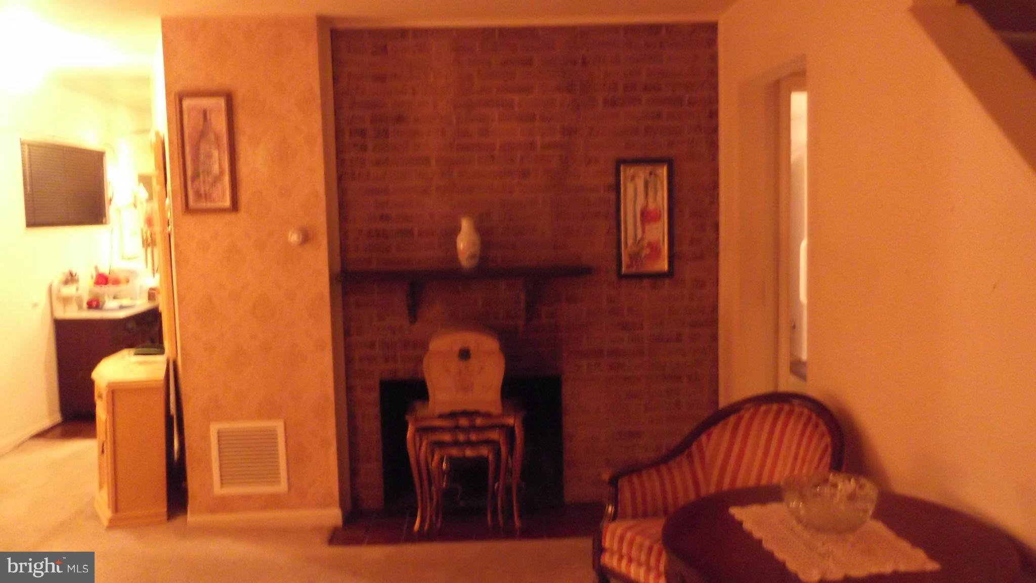 12903 Estelle Road Silver Spring, MD 20906 - Photo 6 of 16 Living Room