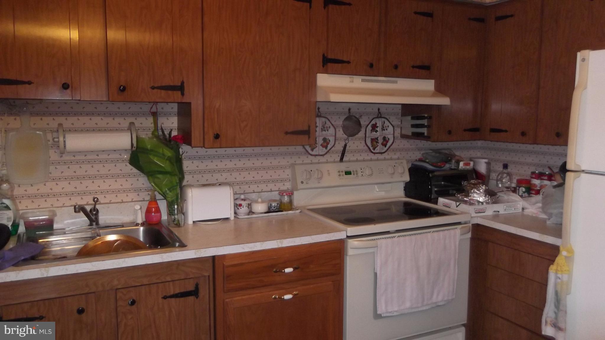 12903 Estelle Road Silver Spring, MD 20906 - Photo 10 of 16 Kitchen