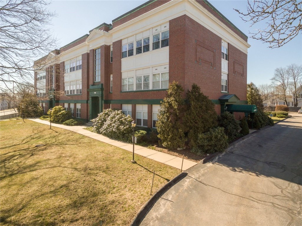 140 High Street, Unit 101 Westerly, RI 02891 - Photo 1 of 18 Gallery Image 1