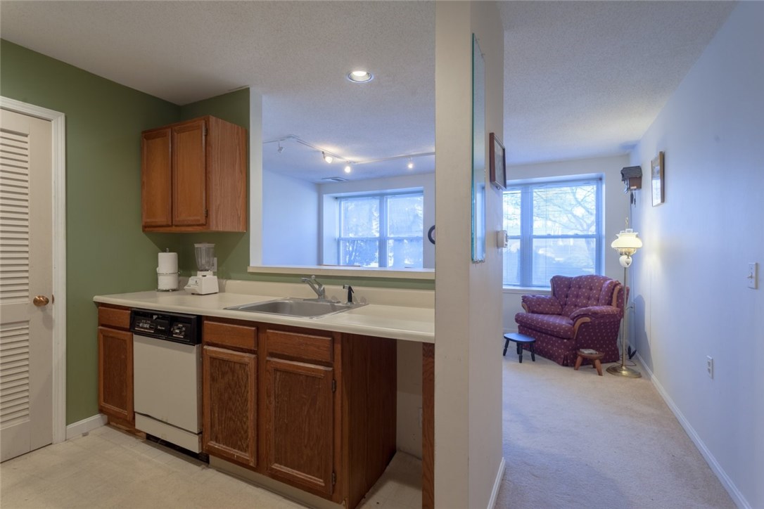 140 High Street, Unit 101 Westerly, RI 02891 - Photo 6 of 18 Gallery Image 6