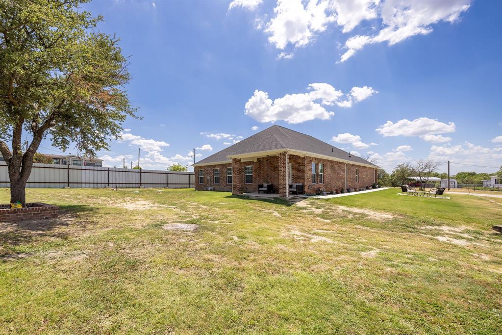 150 Browning Court Springtown, TX 76082 - Photo 27 of 36