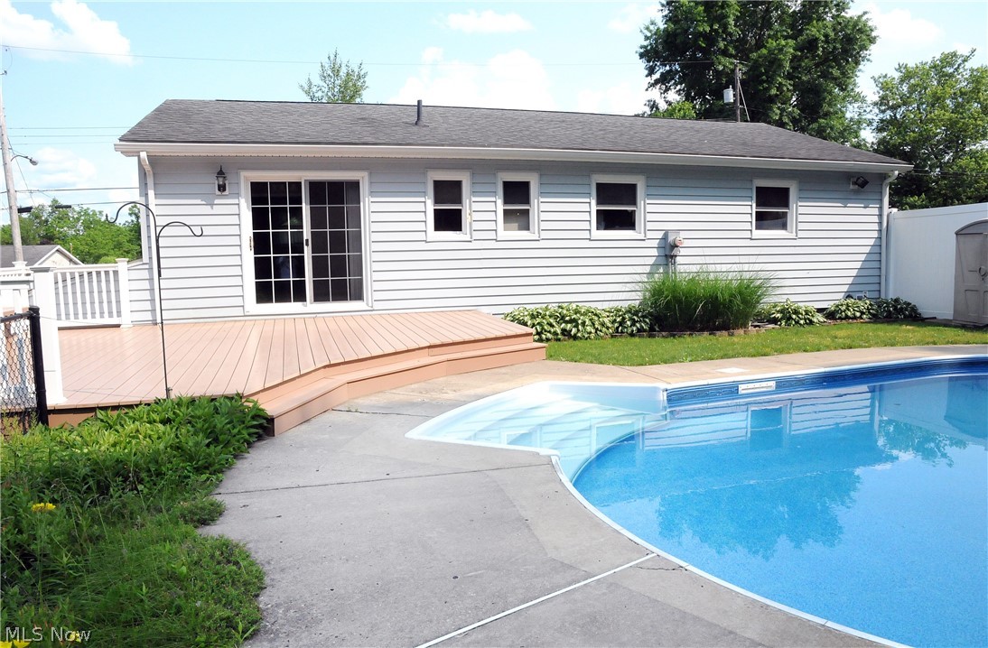 131 Merrick Road Cambridge, OH 43725 - Photo 5 of 33 Deck and Pool