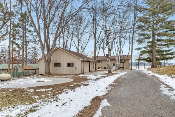 $799,900 | 31574 Lowry Circle, Cushing, MN 56443