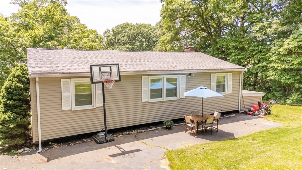 77 Clinton Road Weymouth, MA 02189 - Photo 25 of 38