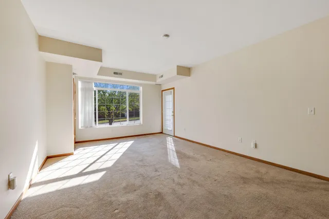 $214,000 | 8200 West 33rd Street, Unit 222, St. Louis Park, MN 55426