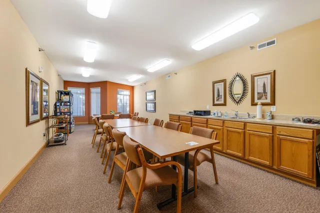 $214,000 | 8200 West 33rd Street, Unit 222, St. Louis Park, MN 55426