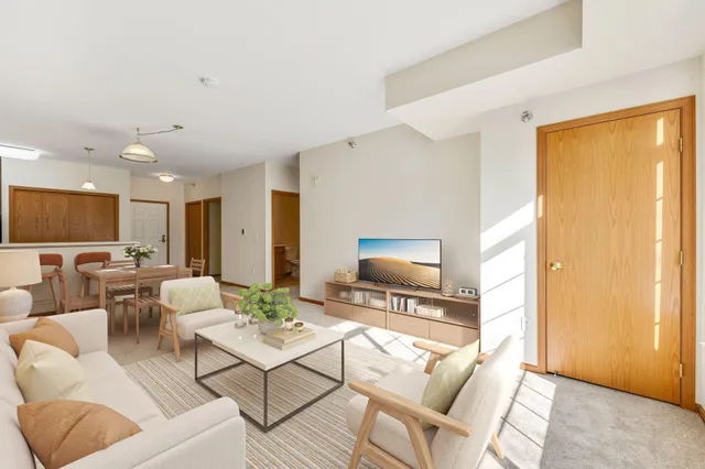 $214,000 | 8200 West 33rd Street, Unit 222, St. Louis Park, MN 55426