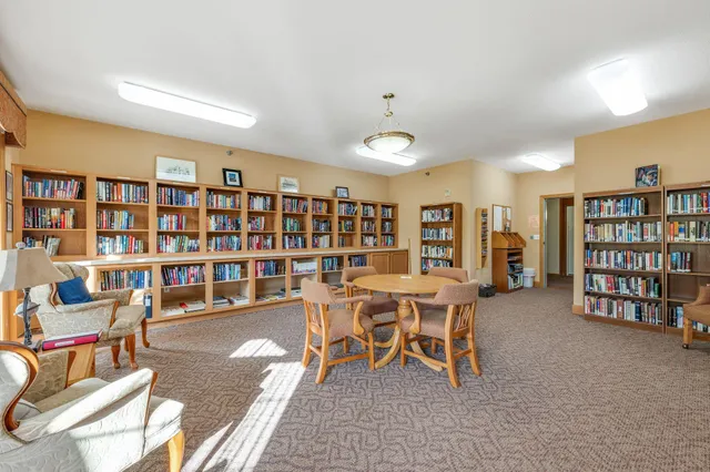 $214,000 | 8200 West 33rd Street, Unit 222, St. Louis Park, MN 55426