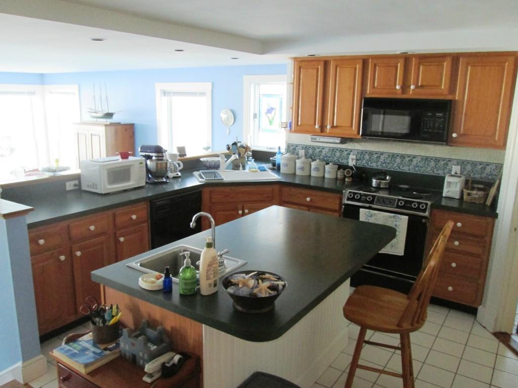 1278 Sawyer Road Cape Elizabeth, ME 04107 - Photo 2 of 23 Photo