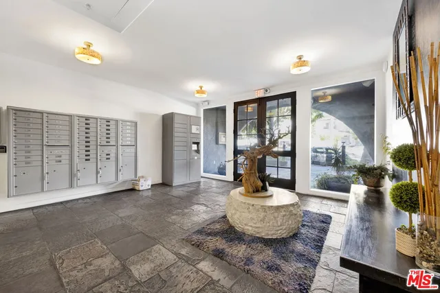 $499,000 | 1351 North Orange Drive, Unit 106, Los Angeles, CA 90028