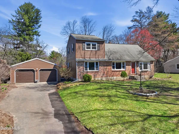 $324,900 | 138 Birchwood Drive, Schenectady, NY 12303