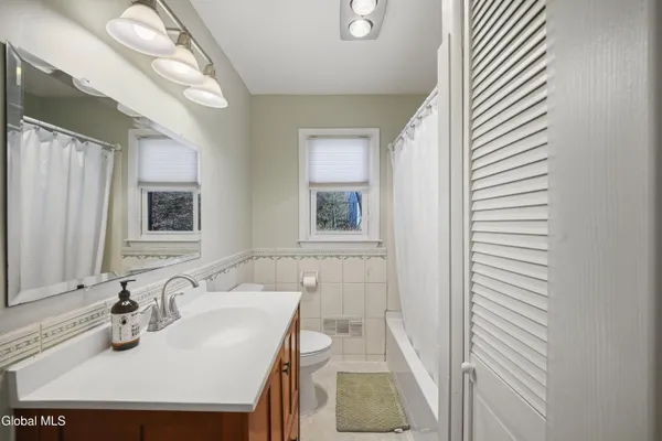 $324,900 | 138 Birchwood Drive, Guilderland, NY 12303