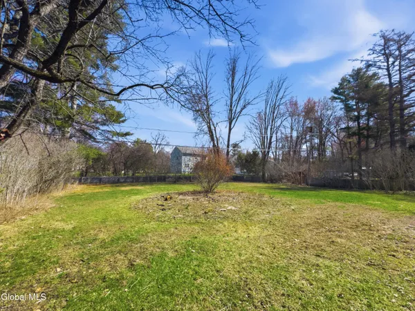 $324,900 | 138 Birchwood Drive, Guilderland, NY 12303