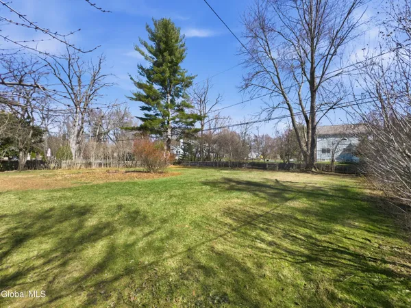 $324,900 | 138 Birchwood Drive, Guilderland, NY 12303