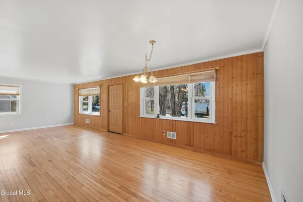 $324,900 | 138 Birchwood Drive, Guilderland, NY 12303