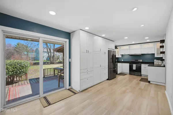 $324,900 | 138 Birchwood Drive, Guilderland, NY 12303