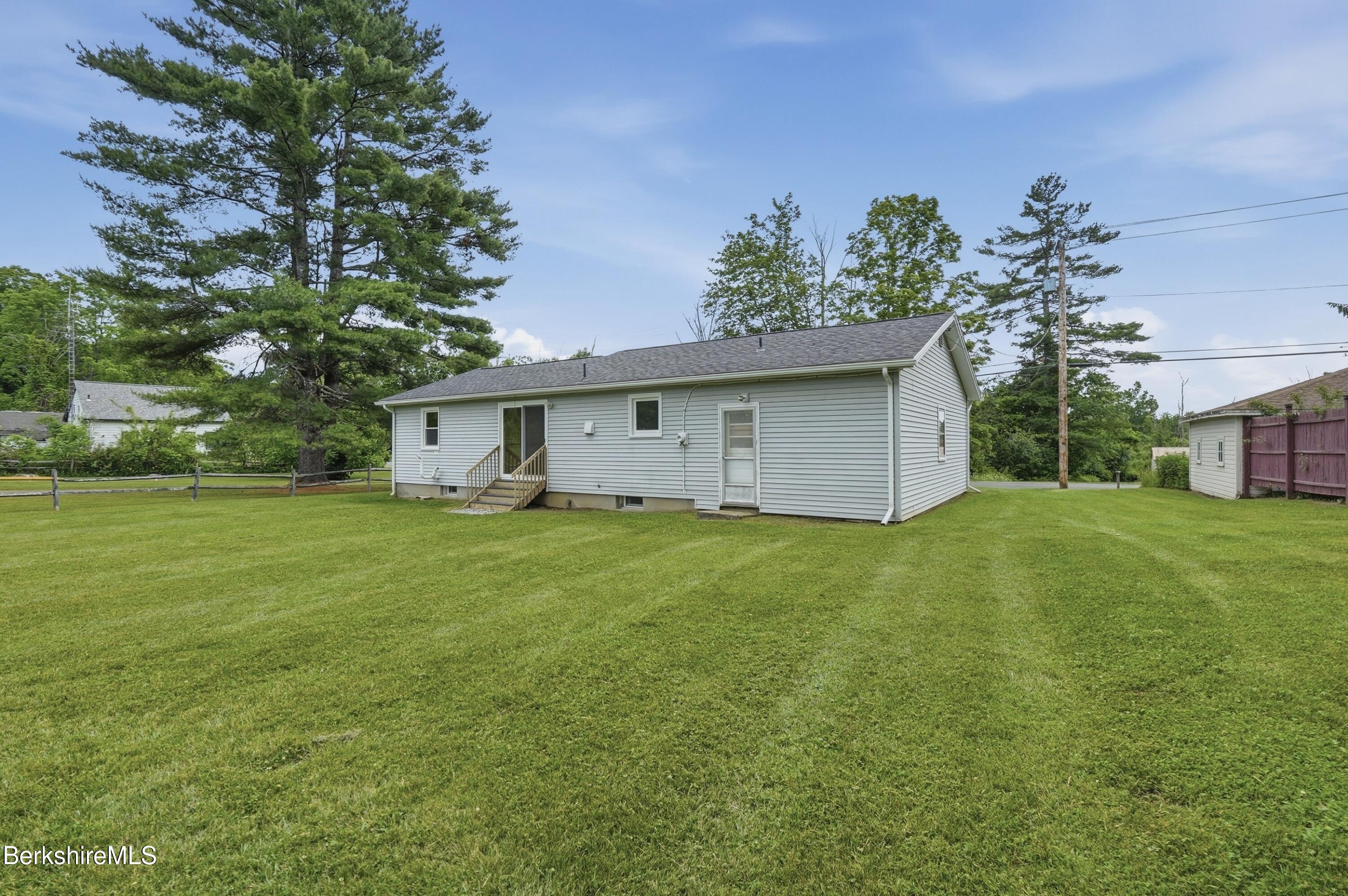 184 Melbourne Road Pittsfield, MA 01201 - Photo 26 of 36 Exterior Back