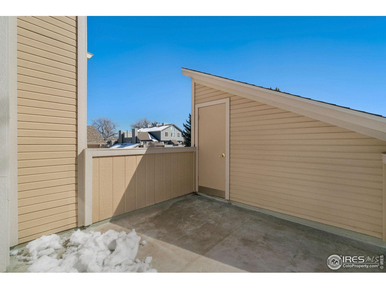 Upper Front Private Deck