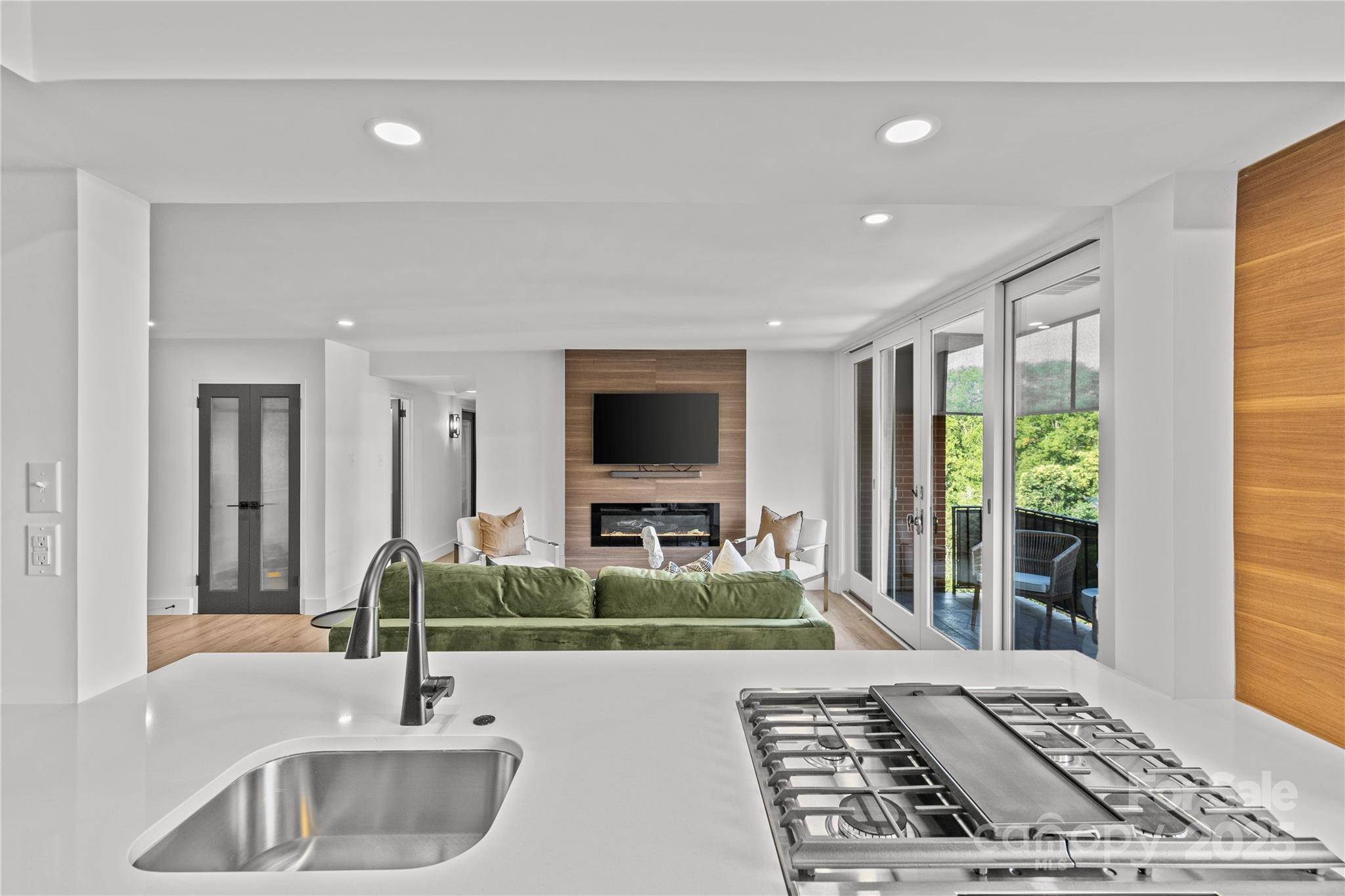 1300 Queens Road, Unit 408 Charlotte, NC 28207 - Photo 4 of 42