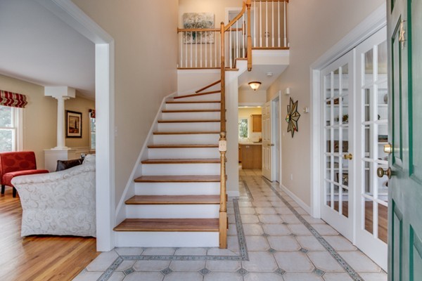 4 Hunt Road Lexington, MA 02421 - Photo 2 of 28