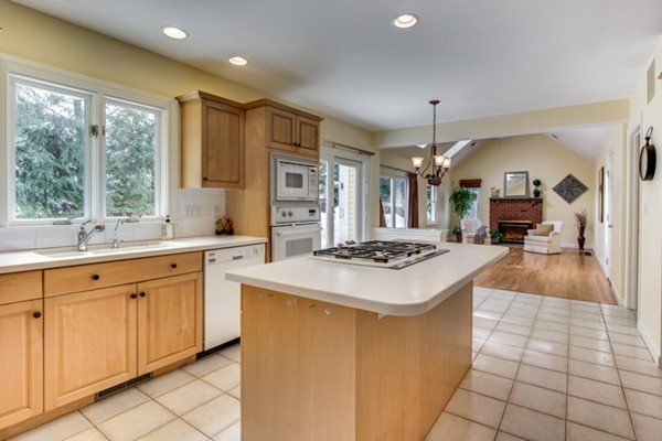 4 Hunt Road Lexington, MA 02421 - Photo 4 of 28