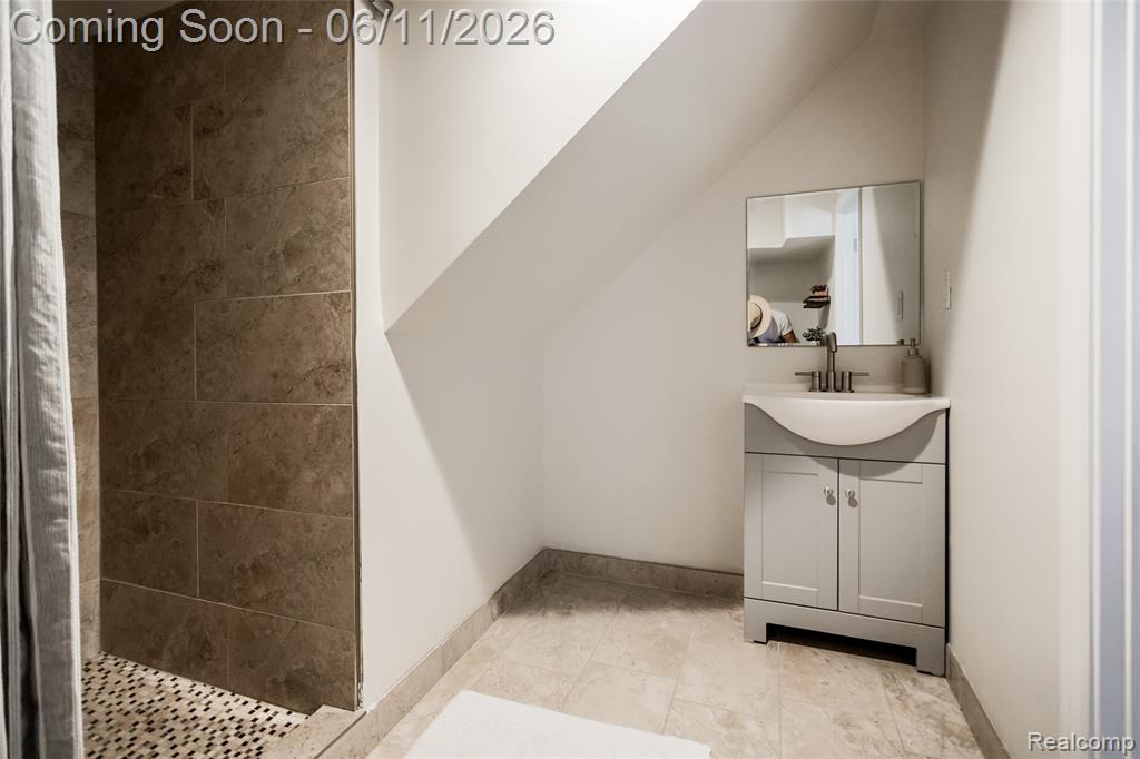 227 Melbourne Street Detroit, MI 48202 - Photo 41 of 50
