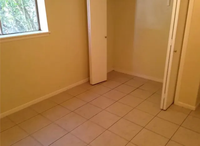 $1,300 | 208 Northwest River Road, Martindale, TX 78655