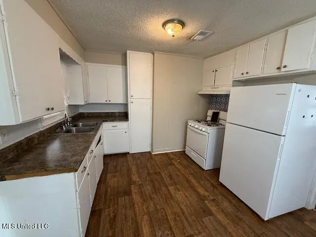 $1,100 | 1613 Vine Street, Biloxi, MS 39531