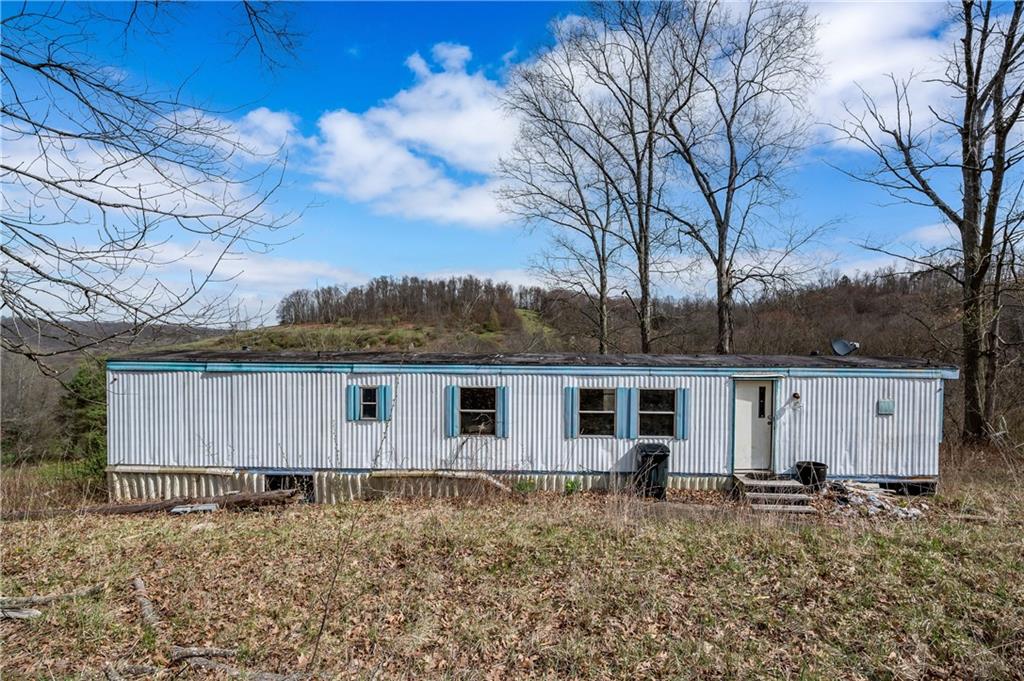 323-325 East Lancaster Road Harmony, PA 16037 - Photo 10 of 18 323 E Lancaster Rd