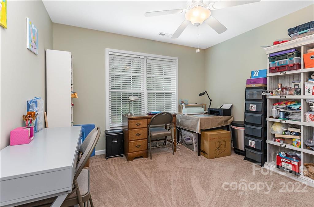155 Rose Brier Lane. Salisbury, NC 28146 - Photo 20 of 32 a livingroom with workspace