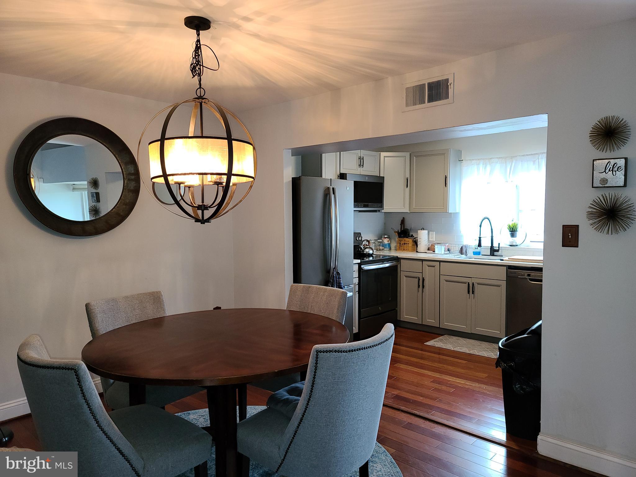 15708 Dorset Road, Unit 301 Laurel, MD 20707 - Photo 4 of 19 Dinning Room & Kitchen