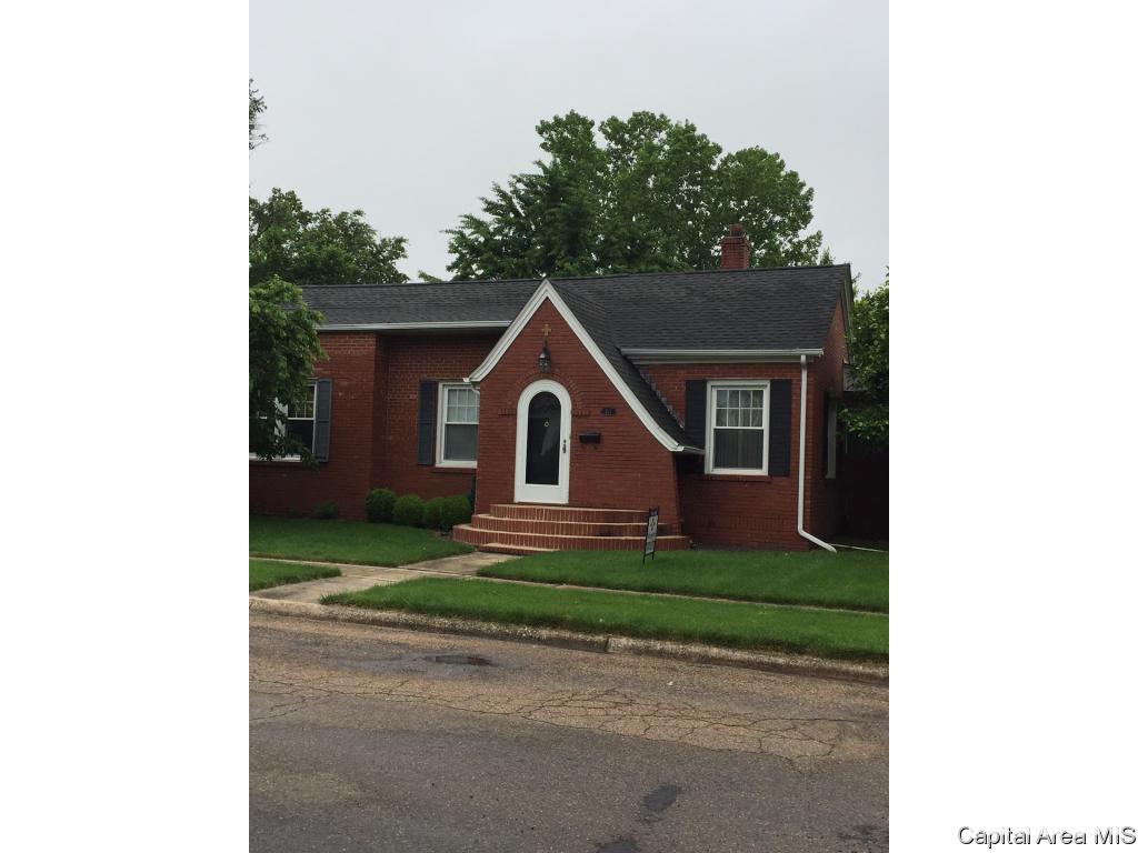 715 Morse Street Roodhouse, IL 62082 - Photo 1 of 2