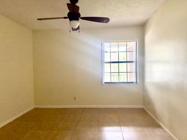 $2,000 | 4205 South 57th Avenue, Unit G, Greenacres, FL 33463