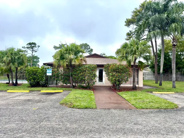 $2,000 | 4205 South 57th Avenue, Unit G, Greenacres, FL 33463