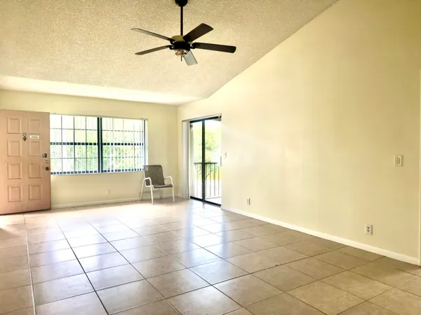 $2,000 | 4205 South 57th Avenue, Unit G, Greenacres, FL 33463