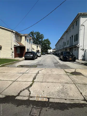 a view of a street with house