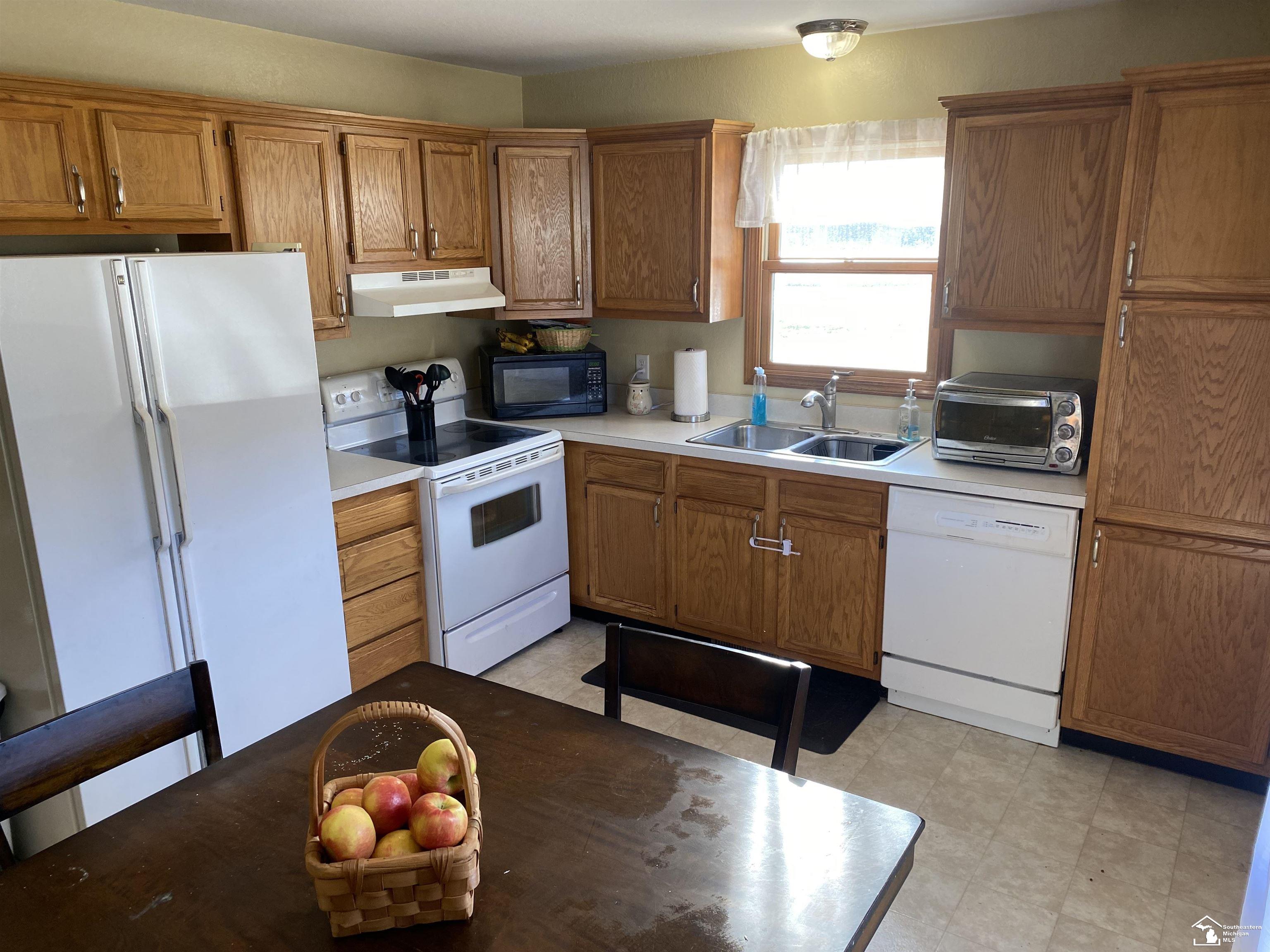 7330 Douglas Road Lambertville, MI 48144 - Photo 4 of 15 Gallery Image 4