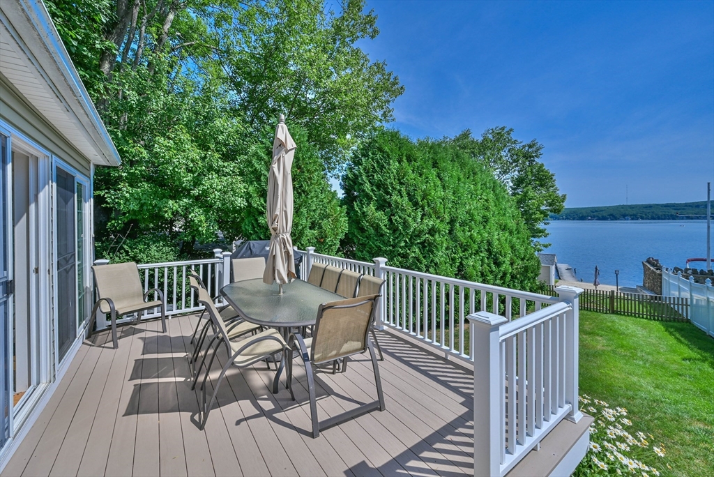261 Thompson Road Webster, MA 01570 - Photo 9 of 42