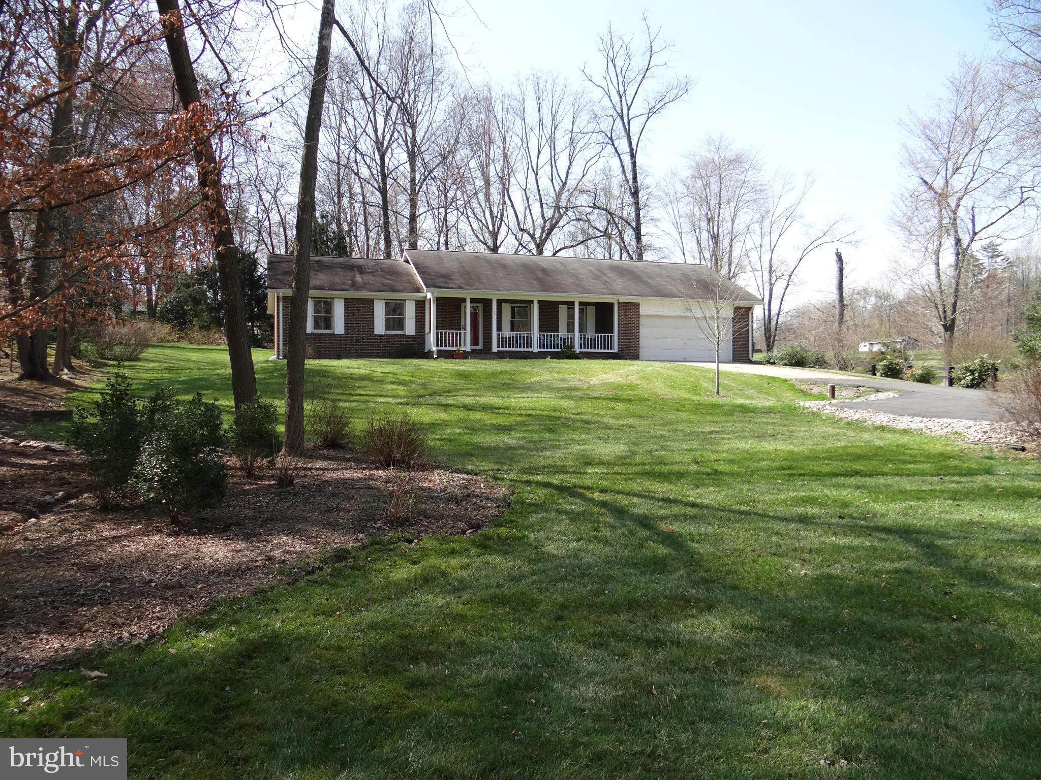 11421 Popes Head Road Fairfax, VA 22030 - Photo 1 of 27 Exterior (General)