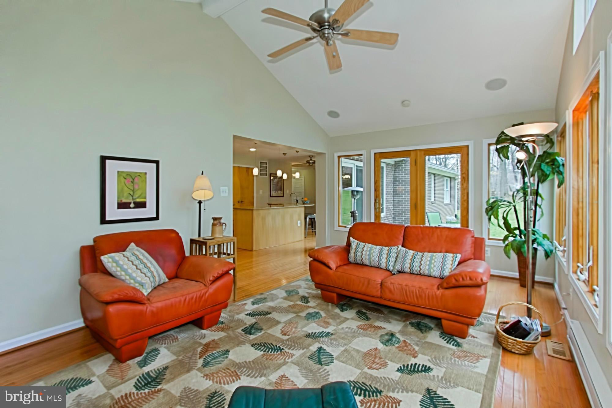 11421 Popes Head Road Fairfax, VA 22030 - Photo 11 of 27 Great Room