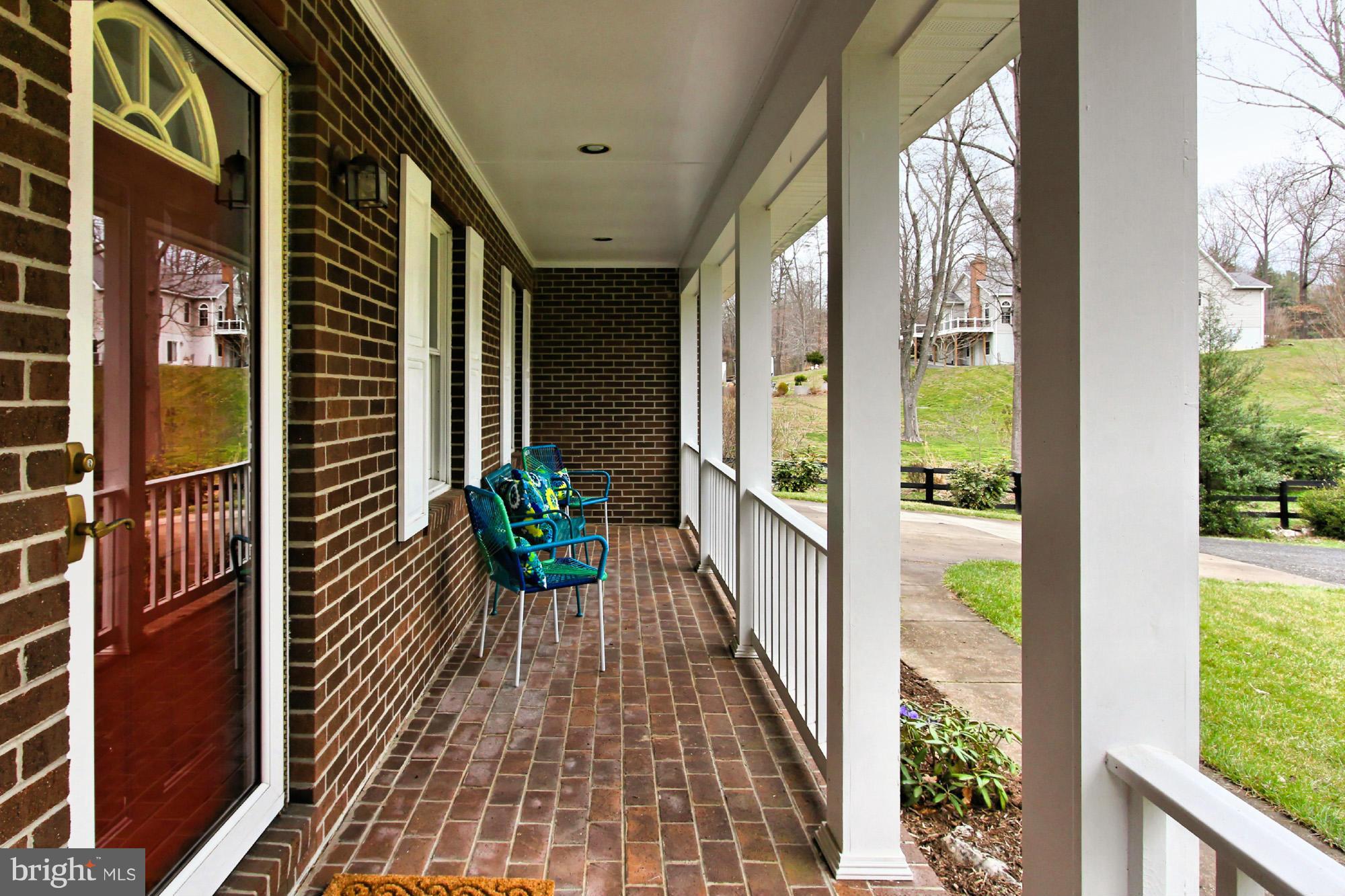 11421 Popes Head Road Fairfax, VA 22030 - Photo 3 of 27 Exterior (General)