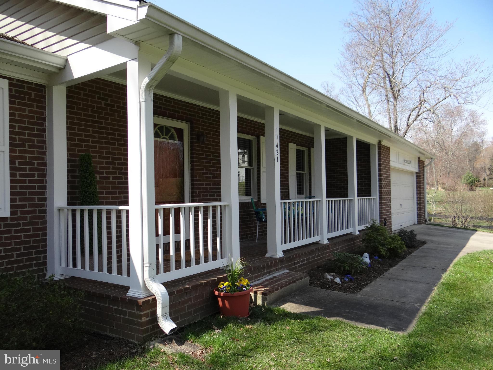 11421 Popes Head Road Fairfax, VA 22030 - Photo 4 of 27 Exterior (General)