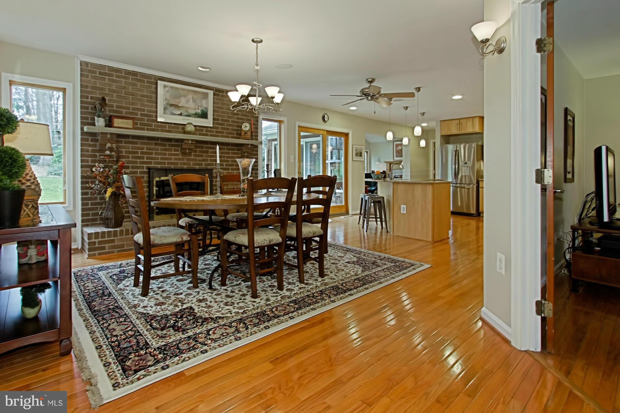 11421 Popes Head Road Fairfax, VA 22030 - Photo 7 of 27 Dining Room