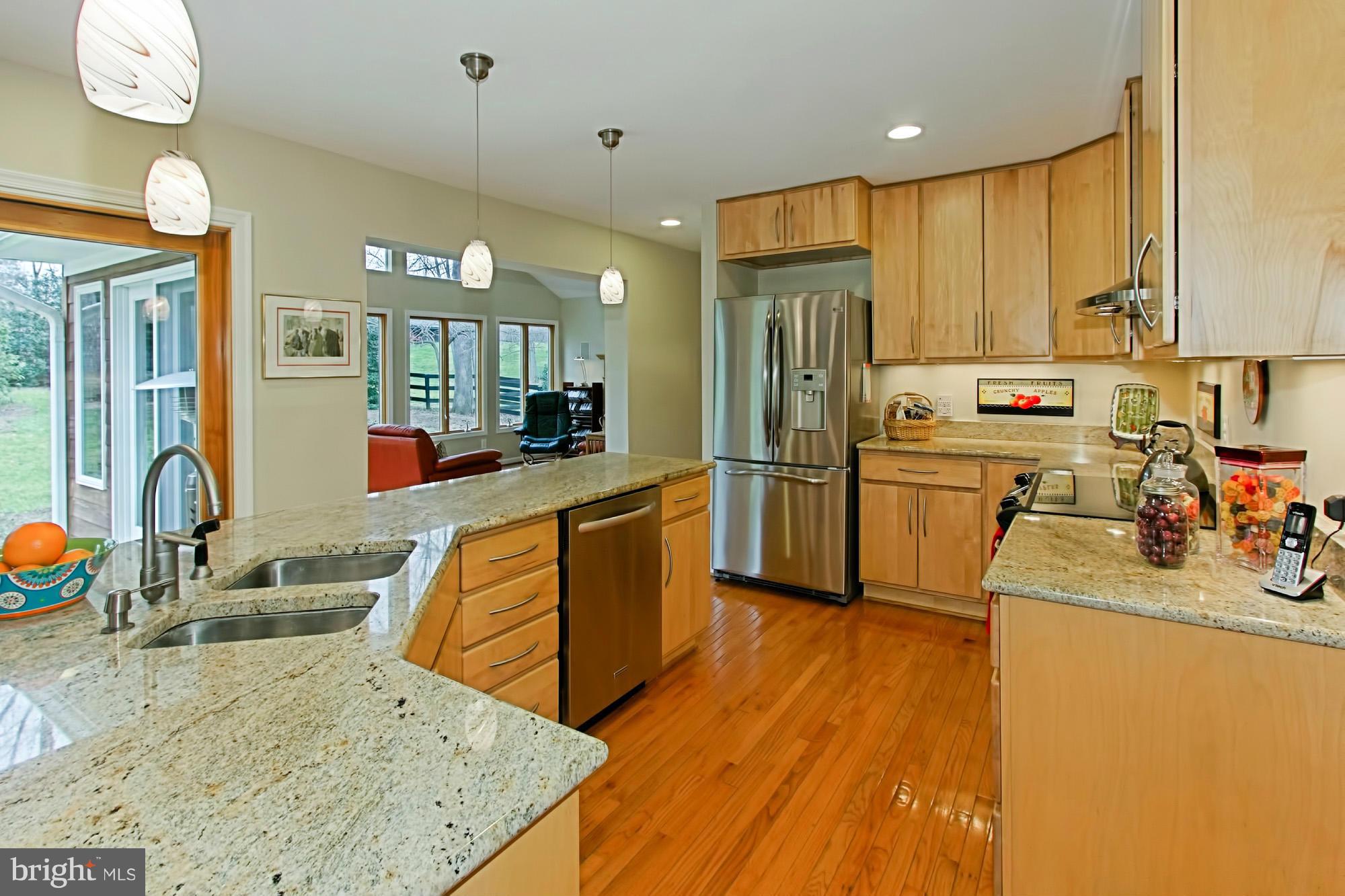 11421 Popes Head Road Fairfax, VA 22030 - Photo 8 of 27 Kitchen